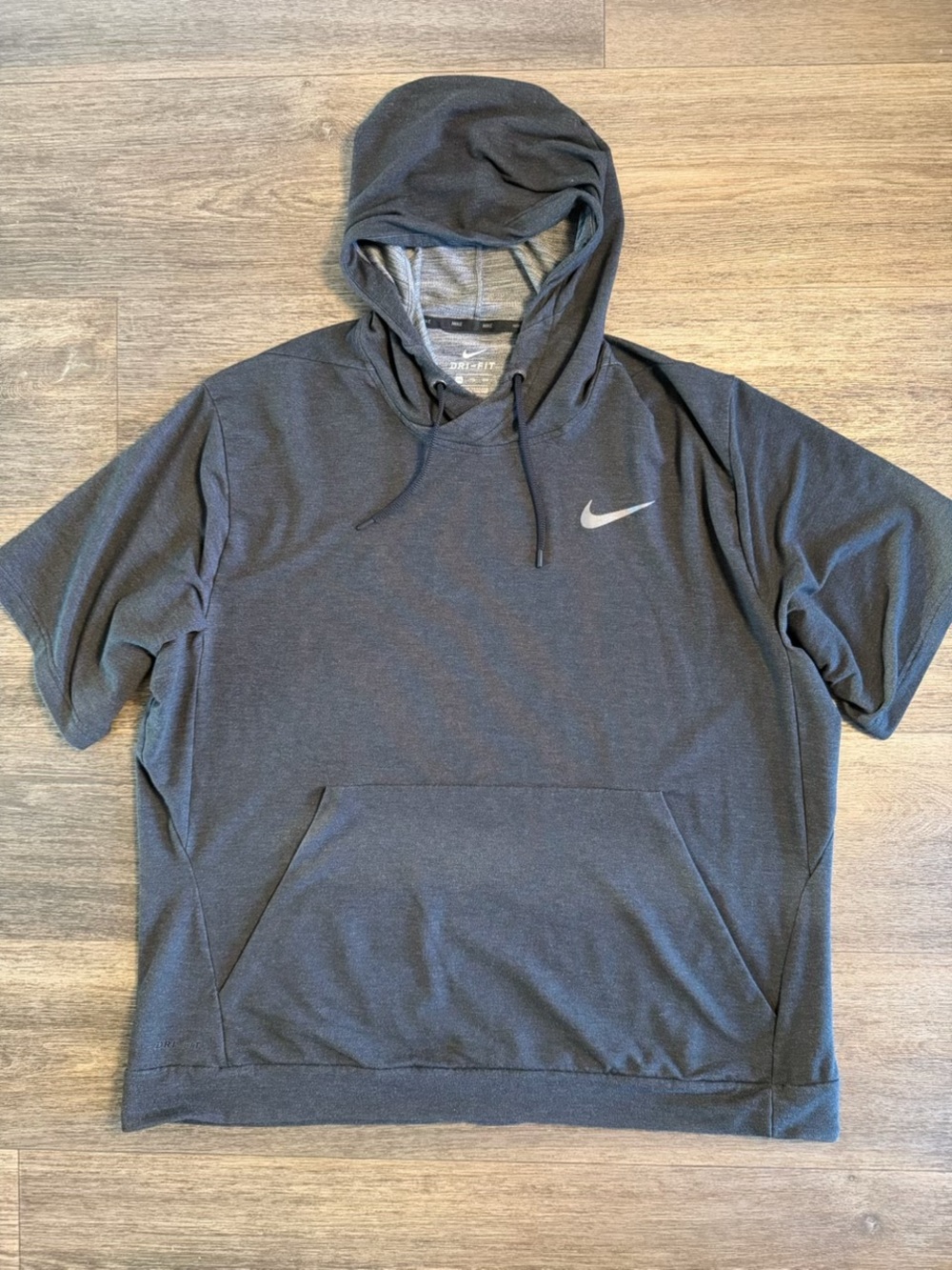 Nike Men’s Charcoal Gray Short-Sleeve Hoodie